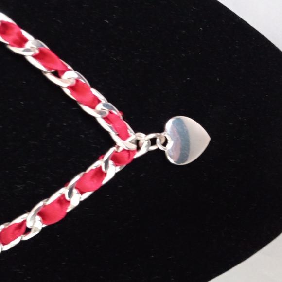 UNIQUE Red Satin and Surgical Steel Choker/Necklace with dangly heart charm - Picture 2 of 6